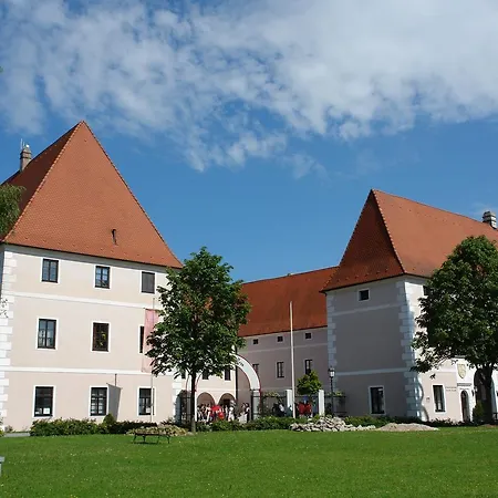 Отель Schloss 3*